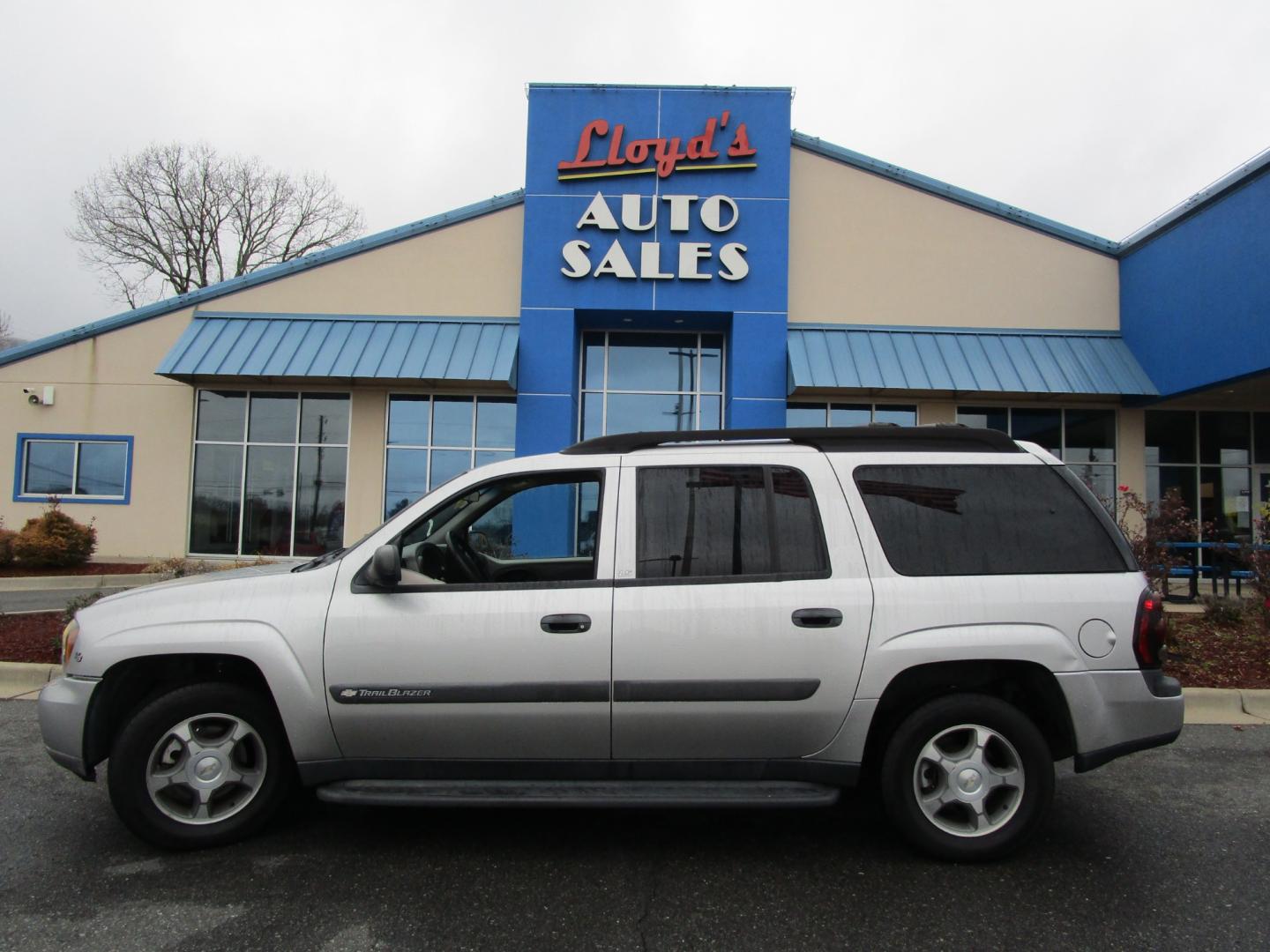 2004 SILVER Chevrolet TrailBlazer (1GNES16PX46) , located at 1814 Albert Pike Road, Hot Springs, AR, 71913, (501) 623-1717, 34.494228, -93.094070 - Photo#0